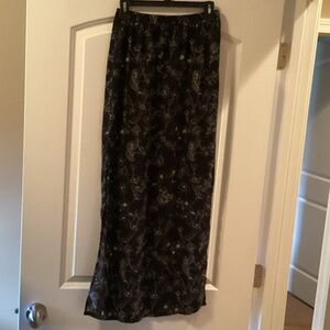Forever 21 Black Floral Print Maxi Skirt Size Small